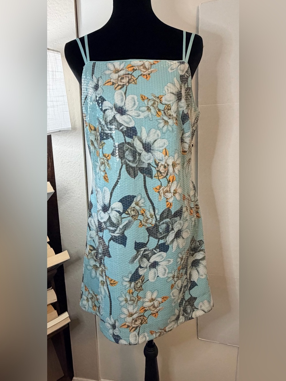 Sold Out Coquette Venus Spaghetti Strap Shift Floral Sequin Mini Dress Size M - Picture 2 of 8